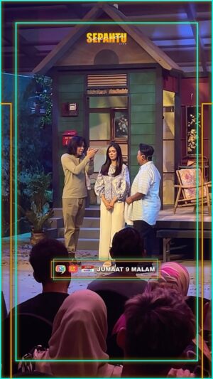 Aishah Ilias Instagram - Orang tengah sedih dia tepuk nyamuk pulak 😂 @aishahilias 

Saksikan Sepahtu Reunion Live 2024, setiap Jumaat, jam 9.00 malam hanya di Astro Warna. @jepsepahtu @rahimr2 @illya_senario @ebbyyusoriginal 

#SepahtuReunionLive2024
#SepahtuReunionLive #zonlawak