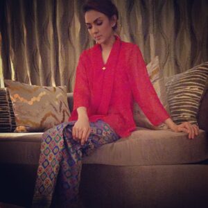 Aishah Ilias Instagram - Our new Classic Chiffon Kebaya & songket palembang running fast & its free Size only 4 pieces available now 😱 at:
Darrelina Boutique
Subang Parade

#raya2015  #lebaran2015 @aishahiliasrtw