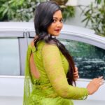 Aishwarya Ramsai Instagram - ☘️GREEN LOVE 🦚💚 : #actress #aishwaryaramsai #location #mounaragam #malyalam #tamil #photo #songs #bekind #staysafe #green #love
