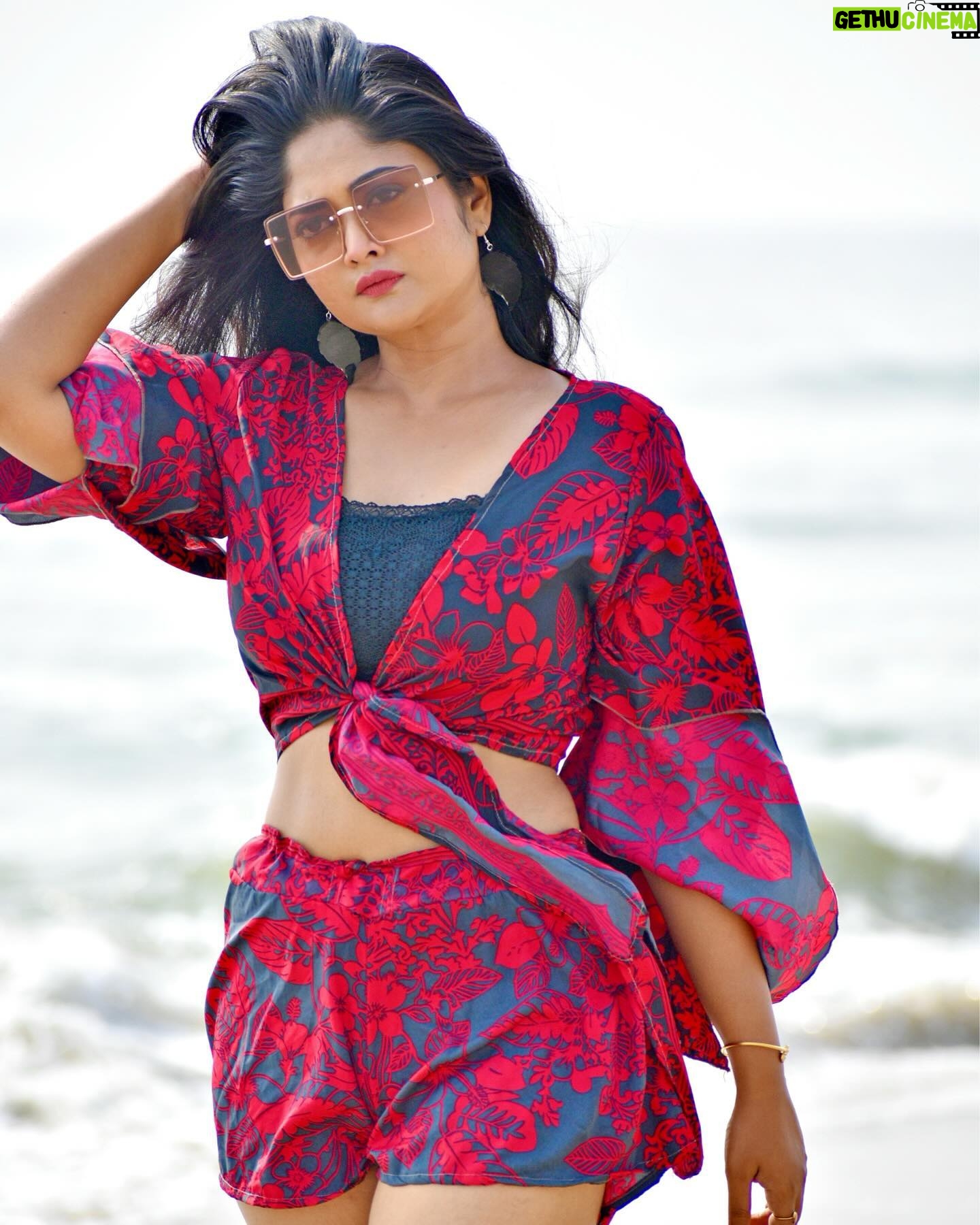 Aishwarya Ramsai - 26K Likes - ♥️Good Times anD tan lines👒☀️
:
@pondicherryarun 📸
:
#solodate #selfcare #photoshoot #actress #aishwaryaramsai #bekind #staysafe