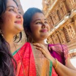 Aishwarya Ramsai Instagram - 🛕தஞ்சாவூர் பெரிய கோவில் 😍 : #actress #aishwaryaramsai #temple #pics #yathra #shivantemple #thanjavurperiyakovil #rajarajachozhan #history #bekind #staysafe