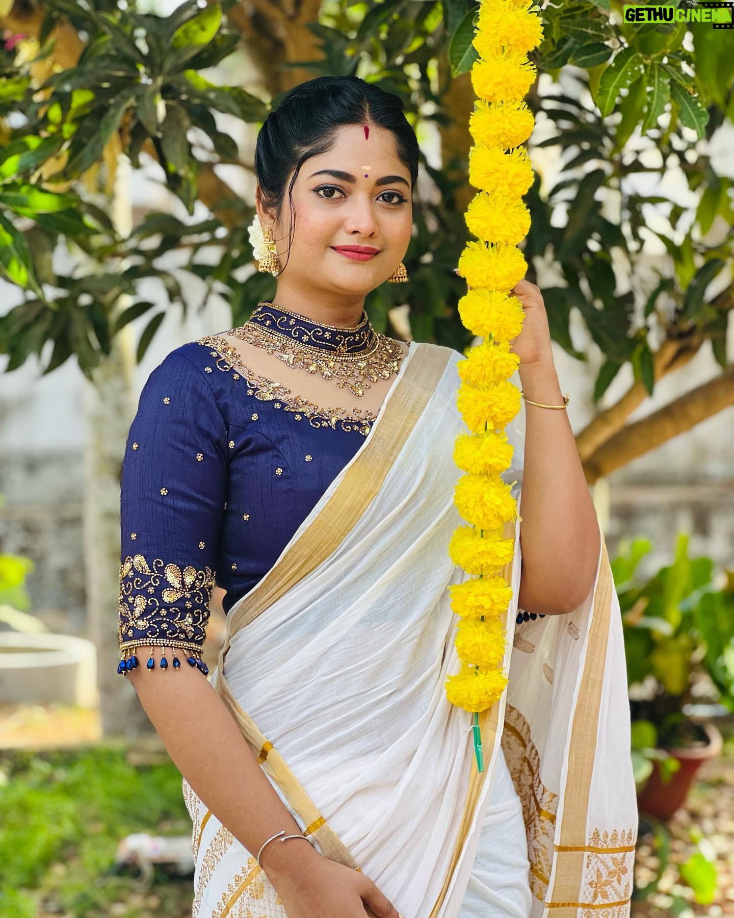 Aishwarya Ramsai - 41.1K Likes - ഓണാശംസകൾ🌼🌸
:
Blouse ~ @fab.d.studio
:
#actress #aishwaryaramsai #mounaragam #bekind #staysafe