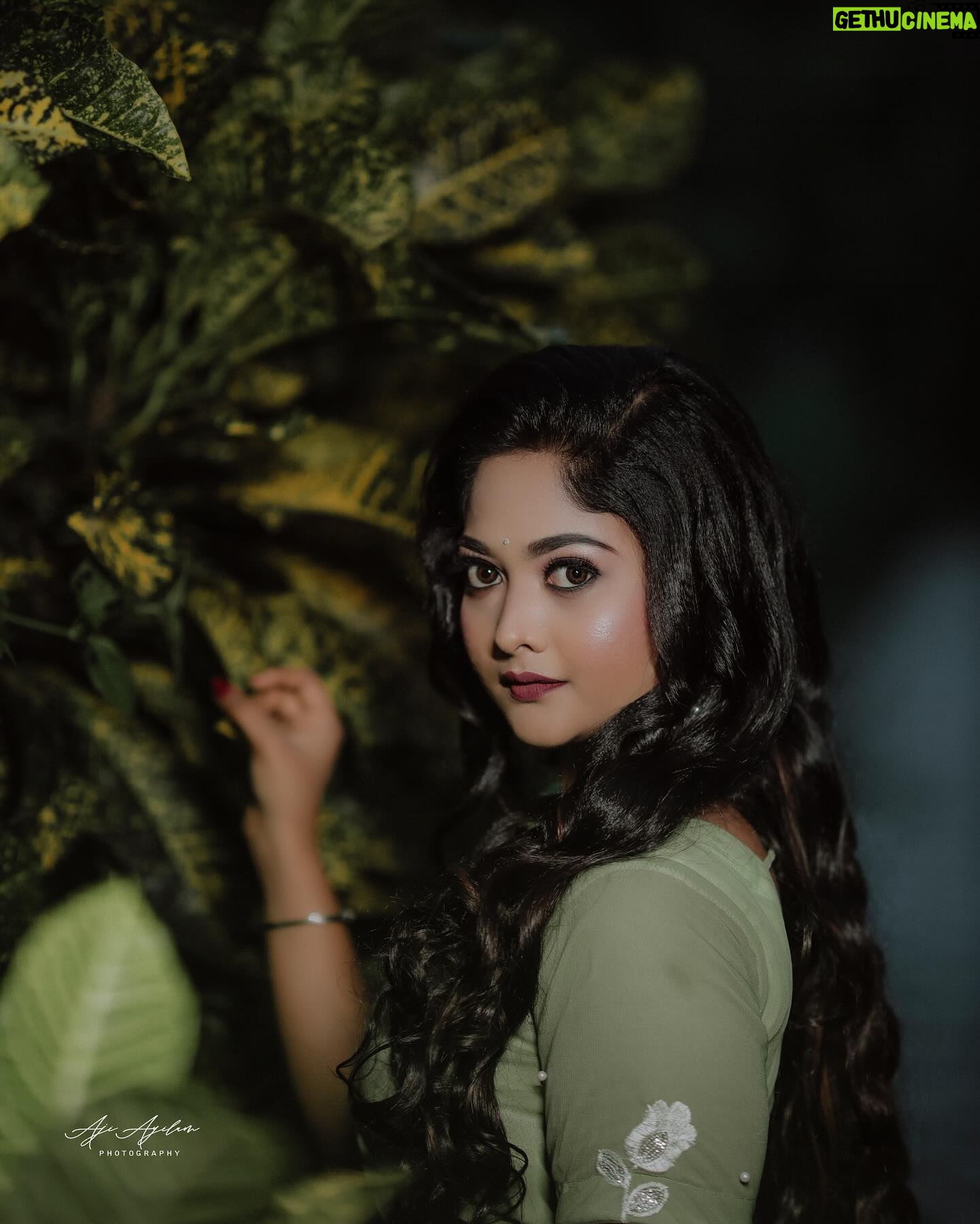 Aishwarya Ramsai - 21.4K Likes - Love with nature 🌿
:
💄 @touched_by_anjusree_bhadran
👗 @smies_fashion
📸 @aji_ayilam
:
#actress #aishwaryaramsai #bekind #staysafe
