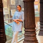 Aishwarya Ramsai Instagram - Mumbai diary’s ❤️must read on the book of paramahamsa yoganandhar😍my all time fvrt..and my life changing book📖 : #actress #aishwaryaramsai #bekind #staysafe #mumbai #pilgrimage #yathra
