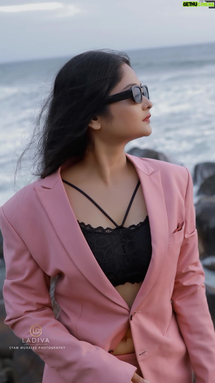 Aishwarya Ramsai Instagram - Makeover @aishwaryaramsai @peechuz1991 @syam_muralee_photography @groomsweddinghub