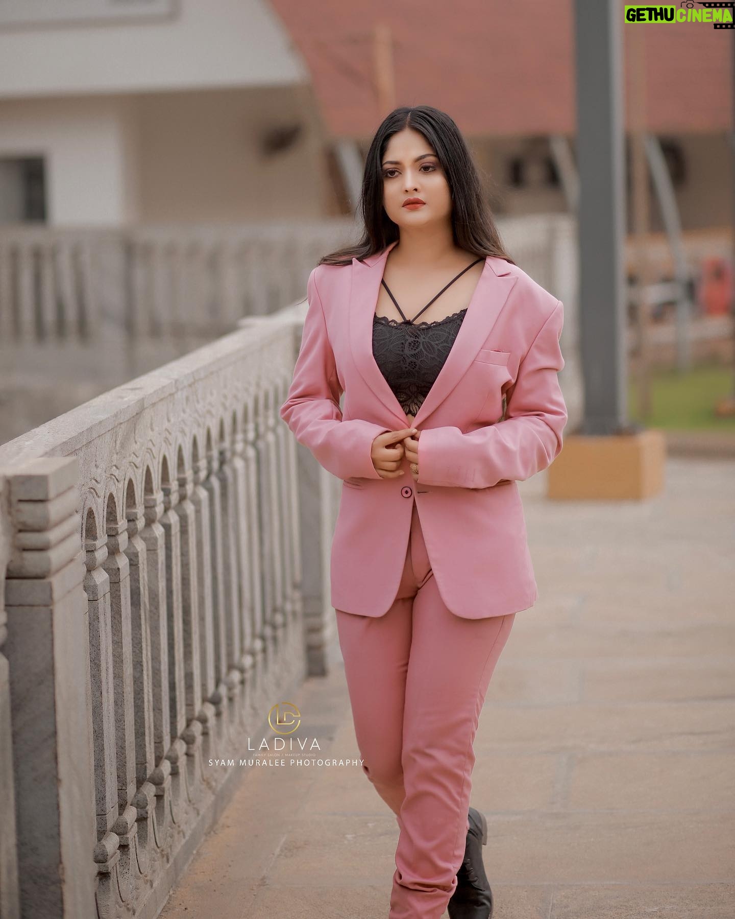 Aishwarya Ramsai - 12K Likes - Stay confident in what you have because every lady has her own gorgeous side😎
:
Makeup : @ladiva_hair_makeup @peechuz1991
Costume: @groomsweddinghub
Clicking: @syam_muralee_photography
:
#actress #aishwaryaramsai #bekind #staysafe