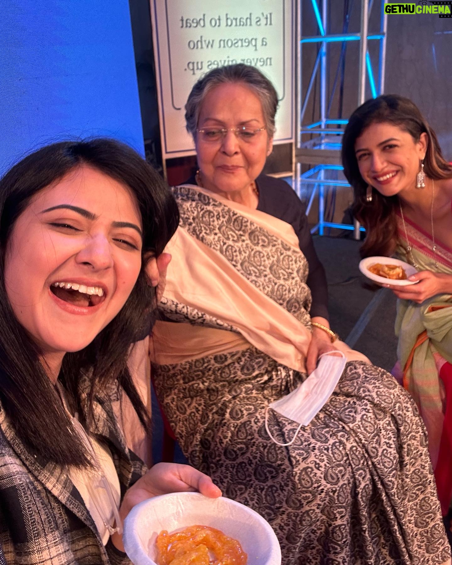 Aishwarya Sen Instagram - Pinch me, I must be dreaming! Still can’t believe I get to call “Amar Boss” my home, all thanks to the incredible vision of @shibumukherjeeofficial da and @nanditaroywindows di.. Sharing the screen with the one and only #RakhiGulzar mam has been a humbling honor. This film holds a special place in my heart already, and I can’t wait for you all to witness its magic 🥰🙏🏻 @windowsproduction