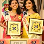 Aishwarya Sen Instagram - No bond is stronger than two girls that dislike the same person 😅😂 That’s how our friendship started 😄😄 We’ll be there today at 5pm only on @zeebanglaofficial 🥰