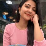Aishwarya Sen Instagram - Best weather to have a solo hot chocolate date🥰 #solodate #metime #weather #rainyevening #hotchocholate
