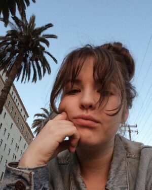 Aislinn Paul Instagram - Caught in the Act: a story in 3 parts
(aka me making awkward eye contact with a woman walking her dog 🐶🙈)