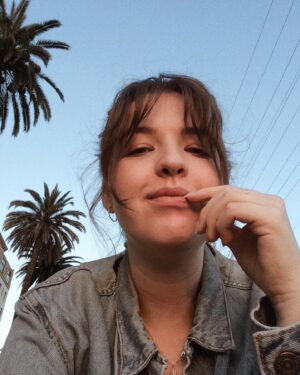 Aislinn Paul Instagram - Caught in the Act: a story in 3 parts
(aka me making awkward eye contact with a woman walking her dog 🐶🙈)
