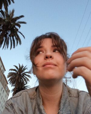 Aislinn Paul Instagram - Caught in the Act: a story in 3 parts
(aka me making awkward eye contact with a woman walking her dog 🐶🙈)