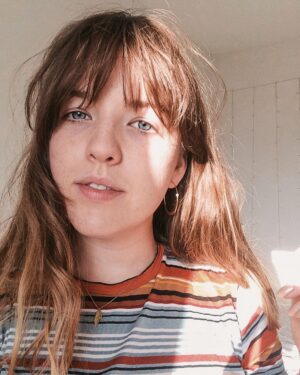 Aislinn Paul Instagram - If you wanted me to 💃🎵 (Yes this is my first post in a month and I take all my selfies @meghanrienks’s house, what else is new)
