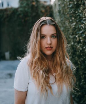 Aislinn Paul Instagram - Dear Kiki
Pls circle 
Do u luv me? Yes/No
R u riding? Yes/No
Thx
Drake