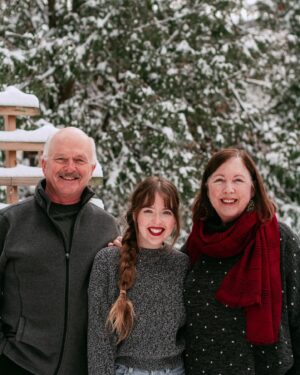 Aislinn Paul Instagram - Merry Christmas everyone and here’s to the end of 2020 🥳 (also sorry mom)