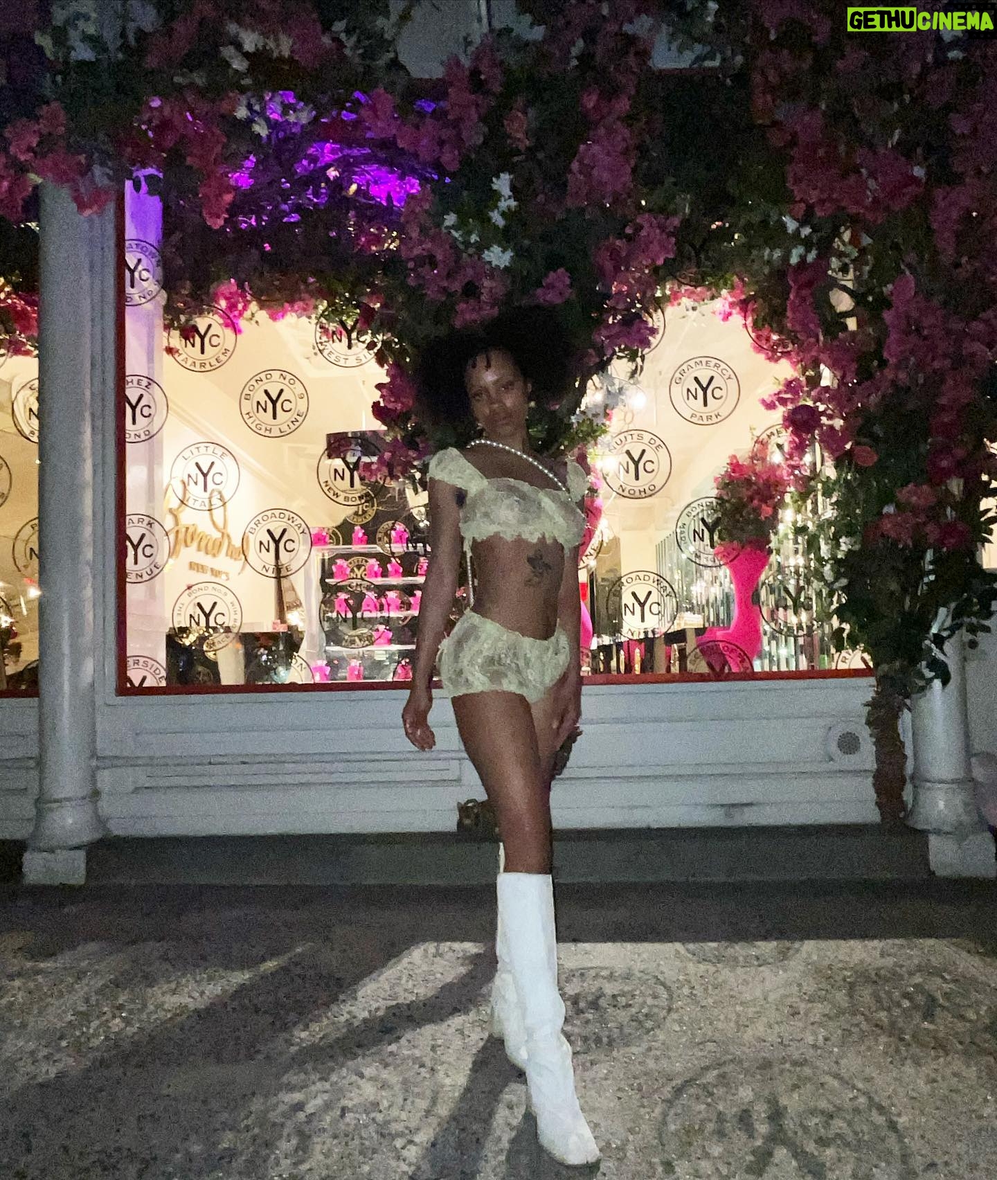 Ajani Russell - 2.2K Likes - This is way too many photos but I felt cute so you gone see them all :3 š¼āØāļøšš