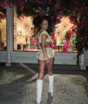 Ajani Russell Instagram - This is way too many photos but I felt cute so you gone see them all :3 🌼✨☀️🍋💛