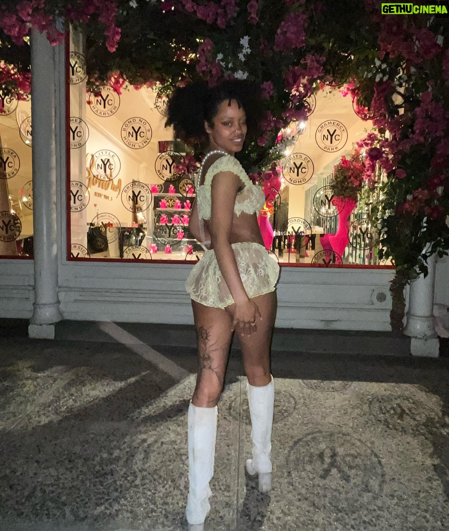 Ajani Russell - 2.2K Likes - This is way too many photos but I felt cute so you gone see them all :3 š¼āØāļøšš