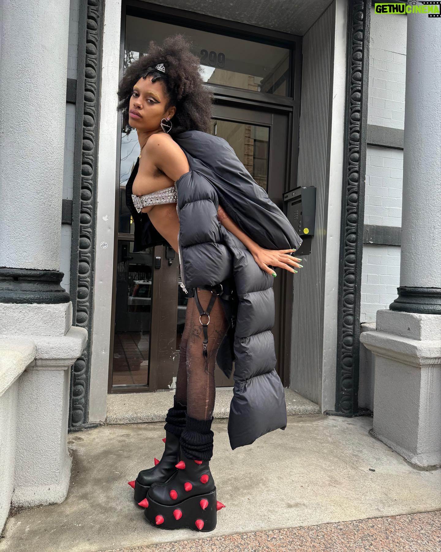Ajani Russell - 2.4K Likes - thank you for all the birthday wishes į¦(ò_óĖ)ᤠik it was last weekend but the post comes second to experiencing it
Everyone that celebrated me and celebrated WITH me- I feel so very loved šš«āØšŗš¾ (I have been going through all my messages the past week responding to every single one- if you havenāt gotten one yet ITS COMING!š«¶š¾) Hereās to my family!!!! more standing on business, integrity, focus, lil treats, hugs and cunty Lewks š