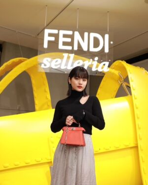 Aju Makita Instagram - ☺︎
黒髪黒ニットでいつもより大人¯֊¯

@fendi 
 #fendiselleria  #pr
