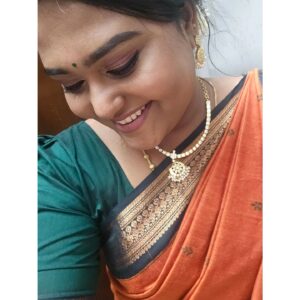 Akalya Venkatesan Instagram - Kalyani cotton❤️ 😘😘😘😘 @nithifasions
Mua @sara_makeover_artist

🦚 *Premium Quality Kalyani cotton saree/Lata Gadwal Paithani*🦚🦚🦚

🧵 *Price Rs: 950 shipping* 🧵
