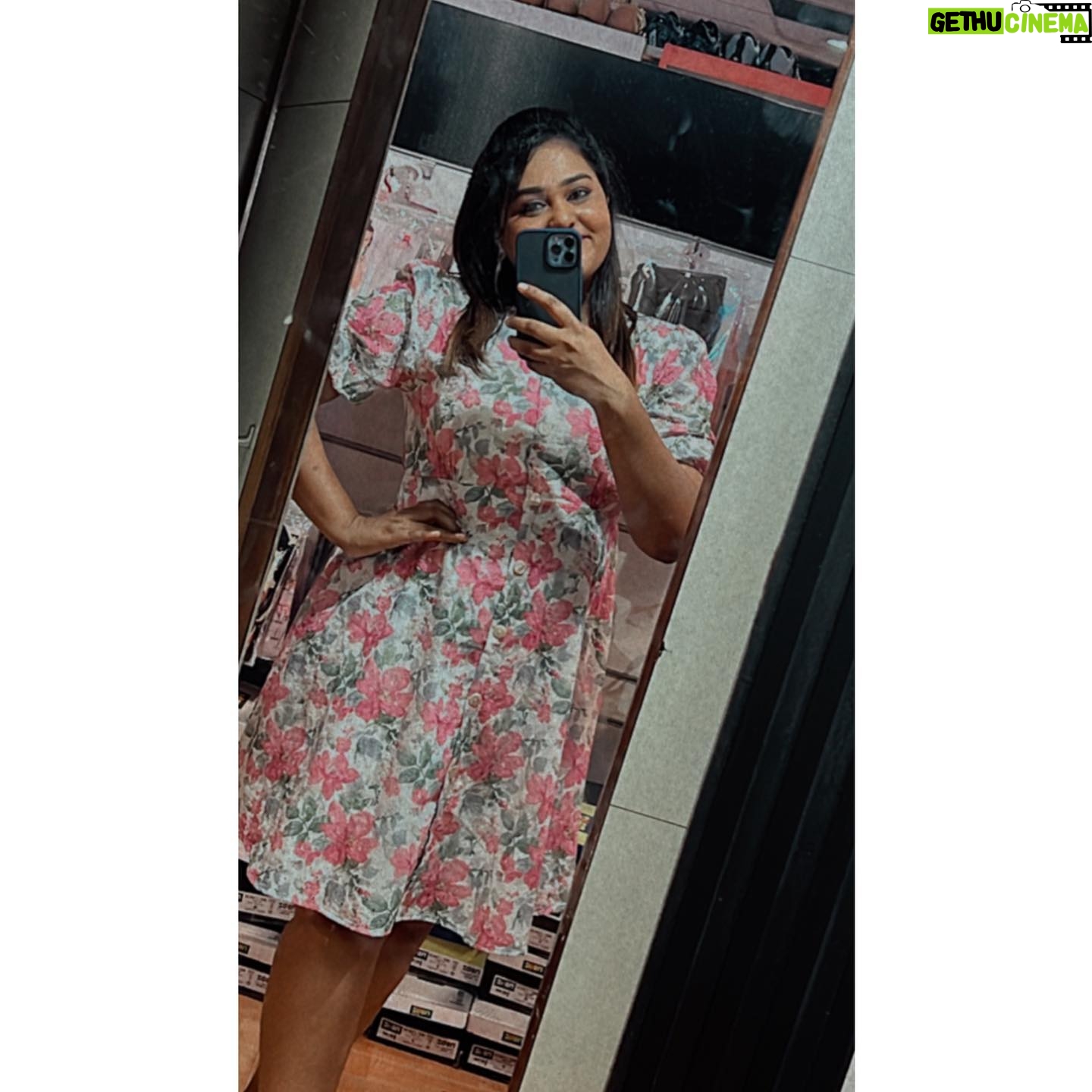 Akalya Venkatesan Instagram - ❤️💙 #mirrorselfie ❤️ #Tamiamil #tamils #tamilachi #tamilsadsong #tamilserial #tamillovefailure #tamilalbumsong #tamilactors #tamillovebgm #tamildub #tamillovestatus #tamilpicsvids #tamiltalent #tamilmovies #tamilmotivation #tamildance #tamilalbum #tamilmusers #tamildubs #tamilkavithai #tamillovesongs #tamilmelody #tamilfashion #tamilserials #tamilquotes #tamilmemes #tamilsingles #tamilsadsongs #akalyavenkatesan