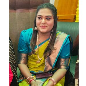 Akalya Venkatesan Instagram - Some candids 🥰🥰🥰 @njoybriyanipalace 
Mua @jayashrijagatheesh 
Saree drape @sara_makeover_artist 
Jewels @twin_brothers_kanchi_plaza