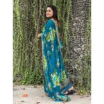 Akalya Venkatesan Instagram - Chill with green ❤️❤️❤️❤️ Beautiful saree @srisaicollections9