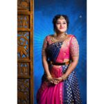 Akalya Venkatesan Instagram - 😘 Mua: @blush_bridal_studio Costume:@riva_rentals_ Jewellery:@ash_rental_jewellery Veni:@srvweddingflowers Captured : @evidencemaker