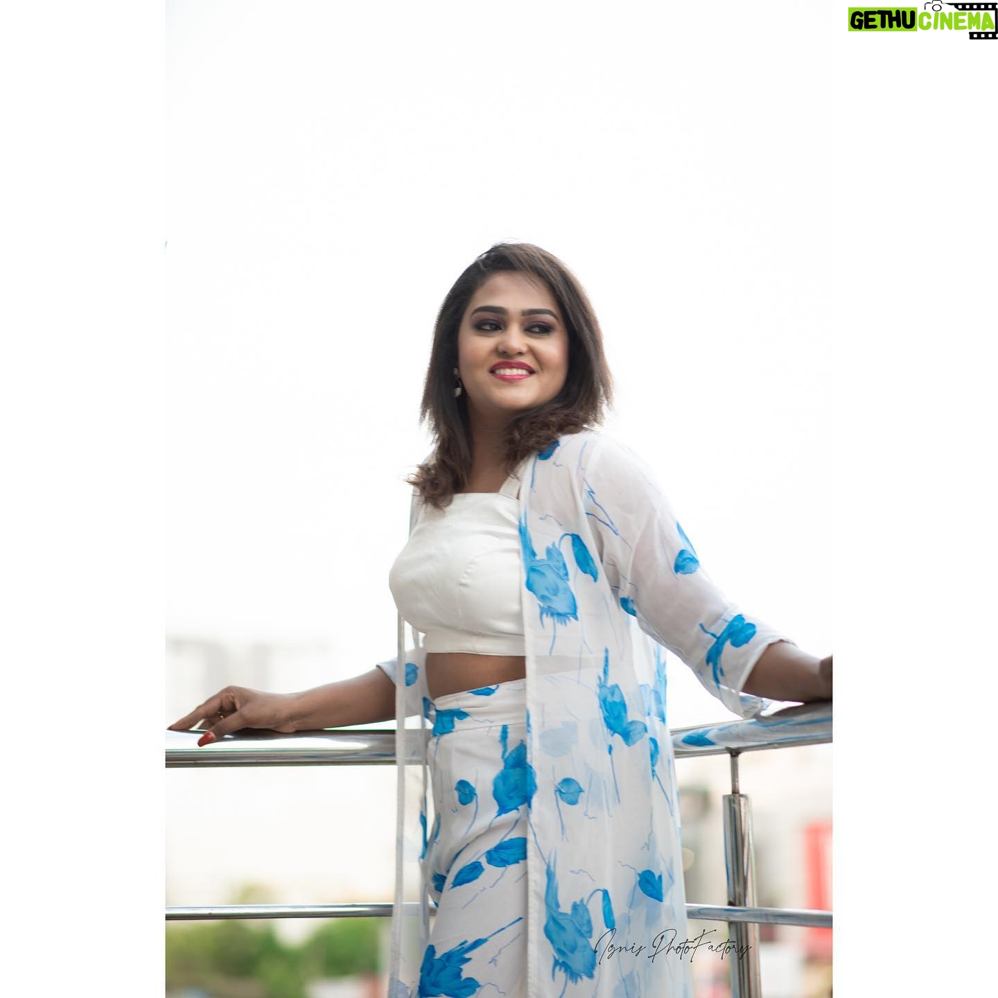 Akalya Venkatesan Instagram - @jyotishdhiwakar.vastramvesture @nithu_makeup_artist @ignis_photofactory