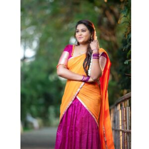 Akalya Venkatesan Instagram - வா அன்பே நீயும் வந்தால் செந்தணல் கூட பனிகட்டி போல மாறுமே 😍 @labelrae @dhanush__photography @keziah_costume_stylist @paviartistry_