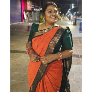Akalya Venkatesan Instagram - Kalyani cotton❤️ 😘😘😘😘 @nithifasions
Mua @sara_makeover_artist

🦚 *Premium Quality Kalyani cotton saree/Lata Gadwal Paithani*🦚🦚🦚

🧵 *Price Rs: 950 shipping* 🧵