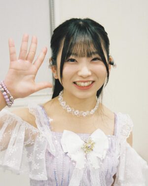 Akane Haga Instagram - #ねちんふぃるむ
⁡
⁡
⁡
モーニングに加入して
初のお誕生日を迎えたはるちゃん、
18歳おめでとうーーー🎂💚
⁡
幸せいっぱいの1年になりますように！
⁡
⁡
⁡
#film #filmphotography #film_jp
#helloproject #morningmusume24
#フィルム #フィルムカメラ 
#モーニング娘24 #羽賀朱音 
#井上春華 ちゃん #happybirthday #🥳