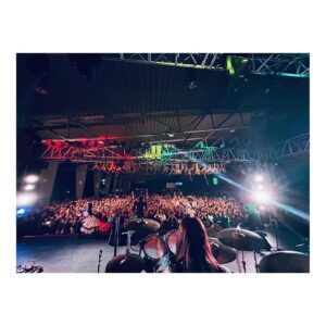 Akane Hirose Instagram - 2023.8.18
"BAND-MAID 10TH ANNIVERSARY TOUR in North America" at PABELLÓN OESTE

Thank you Mexico City!
¡Gracias a todos!

¡Estuve feliz de regresar a México después de 5 años! ¡Recibí mucha energía de todos ustedes! ¡Fue increíblemente divertido!🔥

¡Espero con ansias volver a ver a todos! ¡Hasta luego!

I was delighted to return to Mexico after 5 years. Whenever I come here, I'm overwhelmed by everyone's powerful energy and enthusiasm!

We successfully completed the North America tour!
To everyone who came to visit us on the tour, thank you very much✨

北米ツアー完走しました！
5月,8月と長期間のツアーでしたが、あっという間に終わっちゃった。楽しすぎたね。

拙い英語力だけど、全会場でみんなとコミュニケーションがとれてとっても嬉しかったです。優しくて温かいご主人様,お嬢様達に感謝しています。

9月からは国内ツアーが再開。
ツアーファイナルの横浜アリーナまで気合い入れて駆け抜ける！

みんな待っててね☺︎

#bandmaid #Mexico #México #MexicoCity