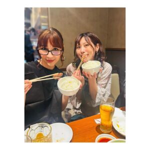 Akane Hirose Instagram - The Warningとの思い出☺︎
制作期間中、アニメトークで盛り上がってオタ活して、ラーメンと焼肉食べに行った！Danyとは3回ラーメン行った🍜

みんながメキシコの可愛いお人形とお菓子をプレゼントしてくれました！私達5人をイメージして選んでくれたんだって！嬉しすぎる…！

大切に飾っています。Gracias♥️

#bandmaid #thewarning