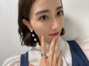 Akane Moriya Instagram - ⁡
『あざとくて何が悪いの？』
テレ朝 毎週日曜 23:55〜

あざと連ドラの主演を務めさせて頂いております🫶
これから毎週日曜よるはスケジュール空けておいてくださいね🥺💕
⁡
@azatoinsta 
⁡
#あざとくて何が悪いの