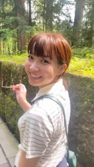 Akane Sakanoue Instagram - .
先日、家族4人で日光に行ってきました🚗
旅行っぽいことをなかなかできていなかったので、
うれしたのし な1日でした〜！

安定のすっぴん＋ちゃちゃっと結び😂
告知ばっかりしてると友達に注意されるので、
久々にオフっぽい投稿しましたー笑