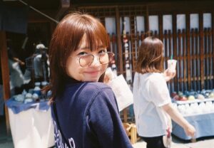 Akane Sakanoue Instagram - .
2023年もありがとうございました♡
どんな一年だったかな〜と
カレンダーや写真を見返してたのですが、
楽しいこともたくさんあったし、
時には上手くいかなくて悔しい思いもしました笑
新たな経験と学びの連続ですごく充実した一年でした！

今年も私に関わって下さった全ての方に
感謝の気持ちでいっぱいです。幸せです！
そしてみなさんの一年がより楽しかったと思ってもらえる
何かになれていたら、すごく嬉しいです☺️
今年もあと少しになりますが、良いお年をお迎えください！

来年に入ってからもお知らせしたいことが沢山あります！
待っててね〜

写真は今年撮って載せそびれてたフィルムたち
下半期は現像しそびれてるので全て上半期のもの
来年はしそびれるを減らしていきたいです