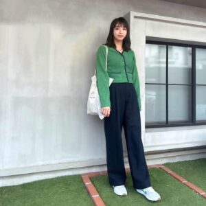 Akane Sakanoue Instagram - .
昨日今日とあったかい日が続いて
着るタイミング見失ってたトップスをやっと着られました☺︎
嬉しかったから久しぶりの私服を〜〜！