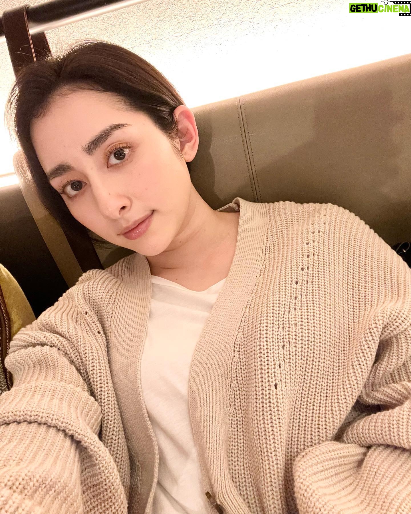 Akari Hayami - 6K Likes - _
#ミンナのウタ
絶賛公開中です🤪
凛さんオフショット
ホテルシーンの待ち時間
LDHさんのスタジオ、事務所
撮影初日マイクぴよーん
#ミンナのウタ取り込まれますよ
