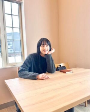 Akari Hayami Instagram - _
#めぐる未来
3ヶ月間ありがとうございました
⁡
とにかく楽しかったなぁー
終わっちゃったの寂しいなぁー
⁡
りくくんはじめ、素敵なキャスト、スタッフ
みんなに出会えて幸せでした！！！
⁡
めぐるさんありがとうばいばい🥹🫶
⁡
#最後の番宣
#衣装タグつけしてます