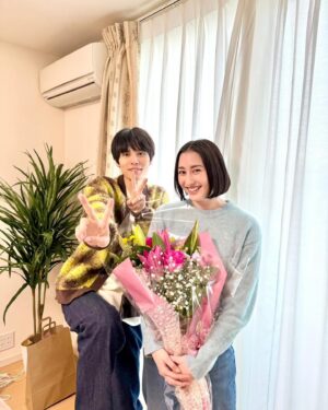Akari Hayami Instagram - _
#めぐる未来
3ヶ月間ありがとうございました
⁡
とにかく楽しかったなぁー
終わっちゃったの寂しいなぁー
⁡
りくくんはじめ、素敵なキャスト、スタッフ
みんなに出会えて幸せでした！！！
⁡
めぐるさんありがとうばいばい🥹🫶
⁡
#最後の番宣
#衣装タグつけしてます