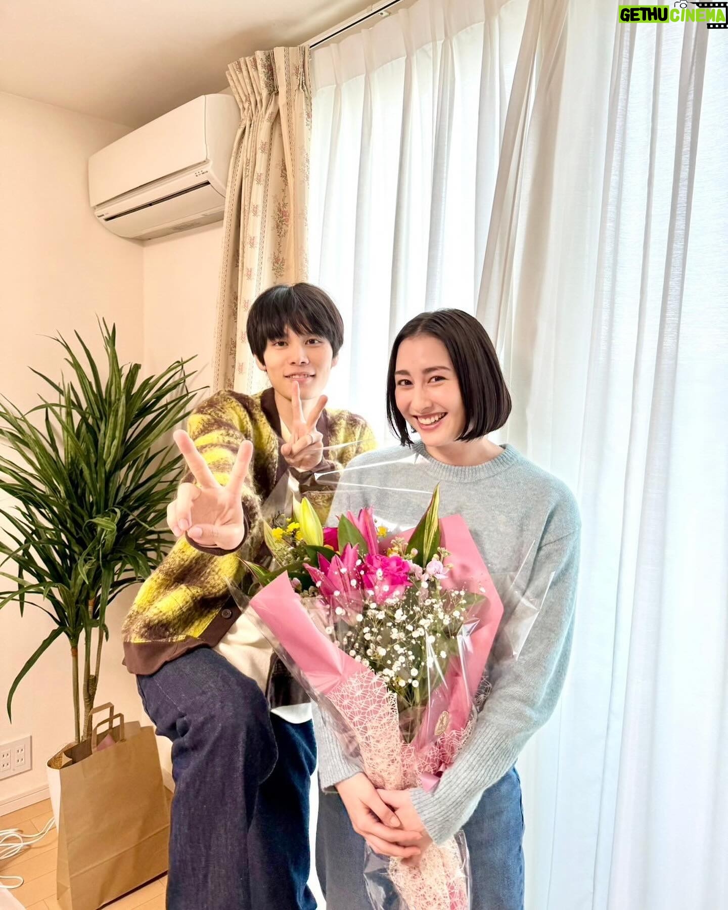 Akari Hayami - 6.3K Likes - _
#めぐる未来
3ヶ月間ありがとうございました
とにかく楽しかったなぁー
終わっちゃったの寂しいなぁー
りくくんはじめ、素敵なキャスト、スタッフ
みんなに出会えて幸せでした!!!
めぐるさんありがとうばいばい🥹🫶
#最後の番宣
#衣装タグつけしてます