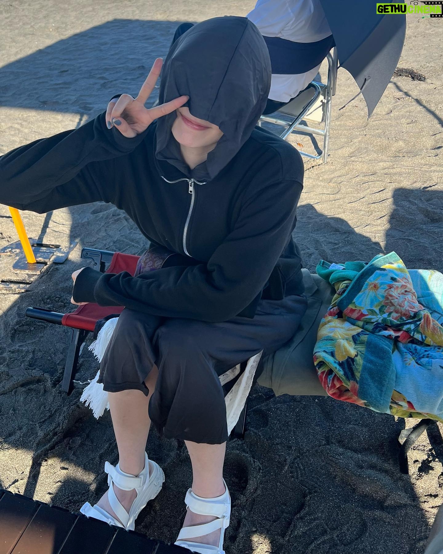 Akari Hayami - 5.9K Likes - _
本日よる7時58分〜
#ポツンと一軒家
よる10時〜
#ナンウマ 第7話です
みてね🫶
#夏の思い出#ホントの海
#野島さんが差し入れしてくださったアイス
#絶対日焼けしたくない紫外線アレルギー女