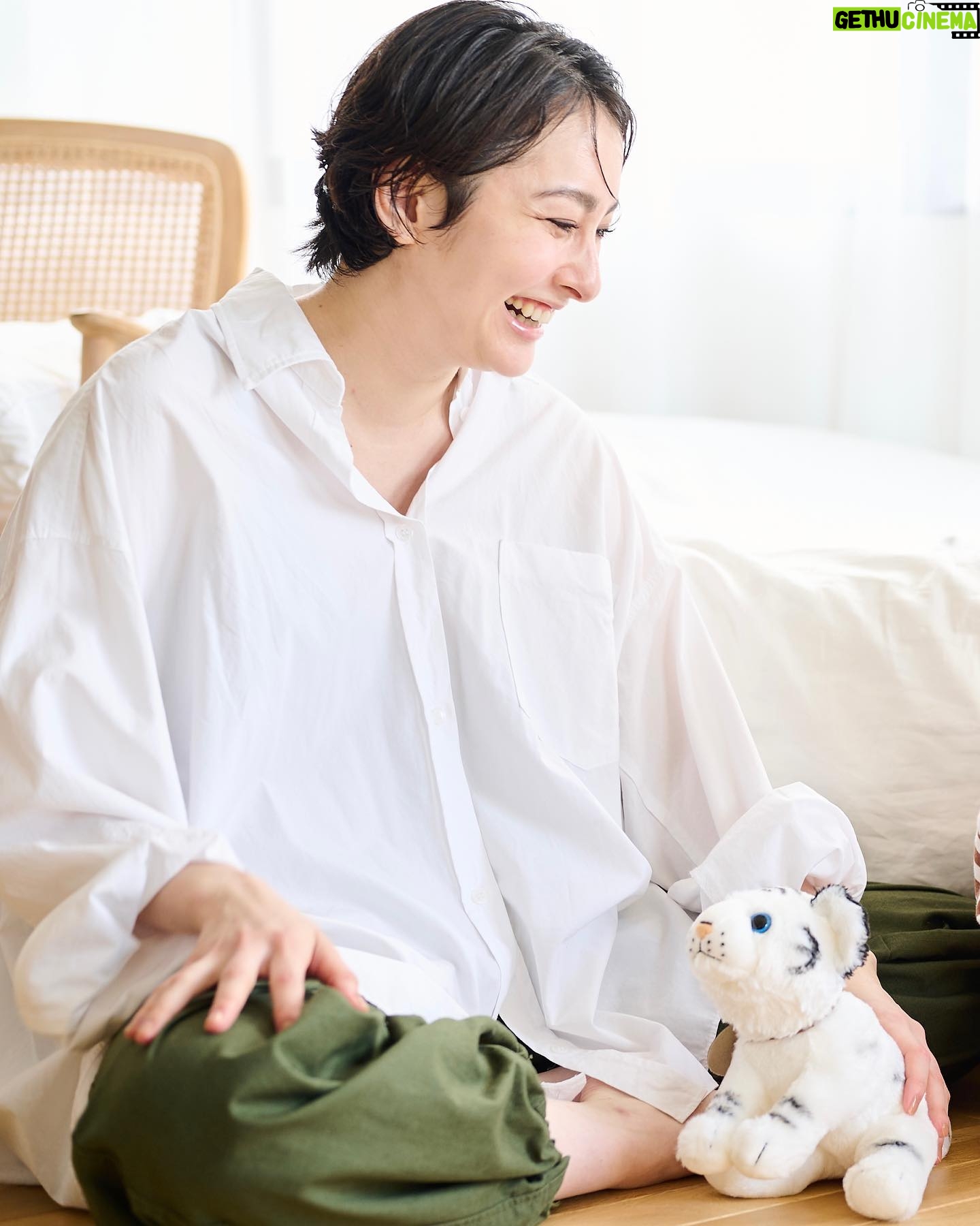Akari Hayami - 6.4K Likes - _
作品撮り番外編
実は2022年に撮影したものでした
家族でもとってもらったり🐯🤍
自分は対して変わらないけど
娘のサイズ感がだいぶ違う
成長ってすごいなぁー!!!!!
@sakaitakahiro_
@chie_make_up
@shiroosa