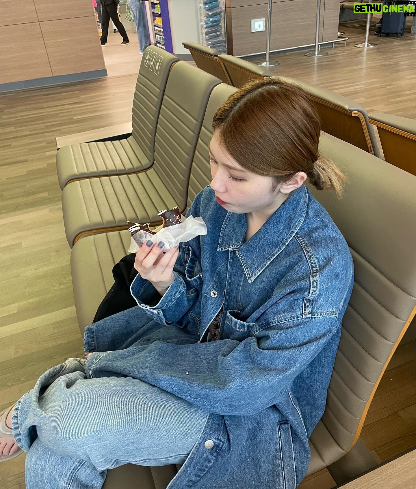 Akari Takeuchi - 6K Likes - Dunkin' Donuts🍩
#韓国旅