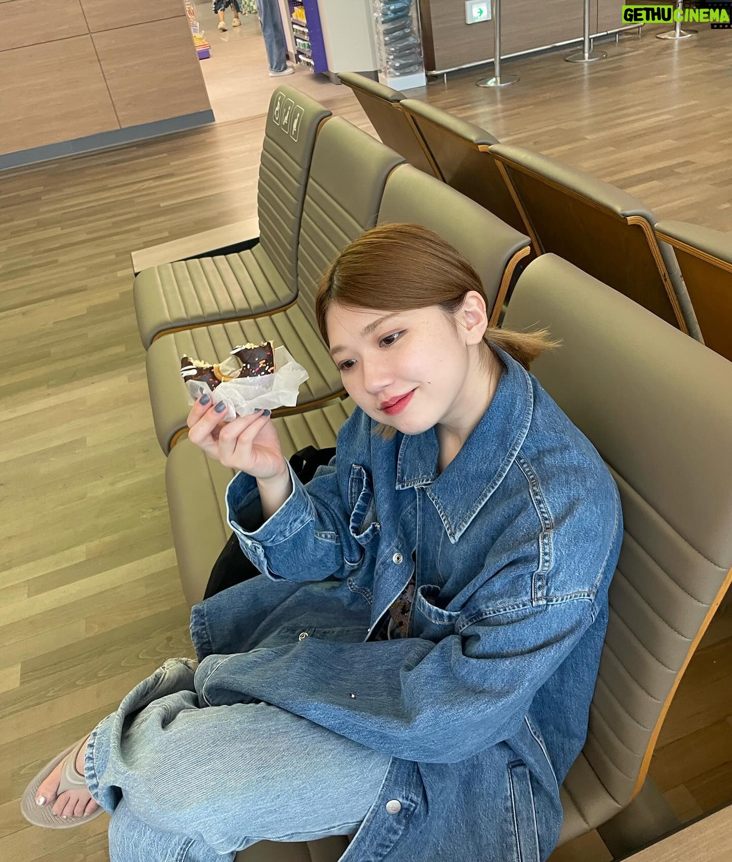 Akari Takeuchi - 6K Likes - Dunkin' Donuts🍩
#韓国旅