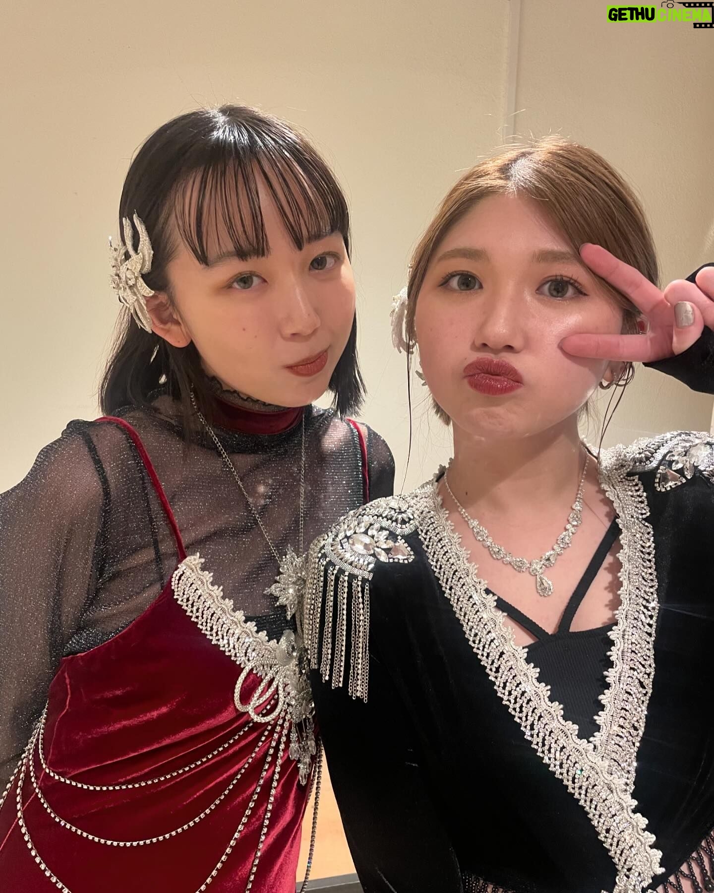 Akari Takeuchi - 6.4K Likes - カウントダウンライブで大阪に行く朝、めちゃくちゃ早くて周りはみんな寝てたのに私達だけ新大阪着くまで一生喋ってた😂
で、舞台袖でも喋ってて怒られた🤫笑
#ハッピーバレンタイン