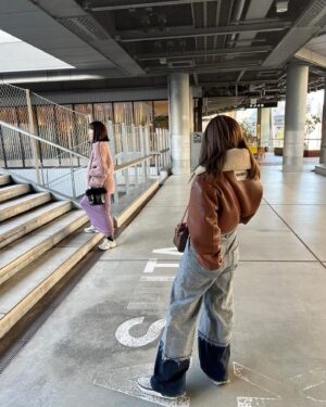 Akari Takeuchi Instagram - なーんか左手鼻に付くね😂🕺

@rinakatsuta 
ISETAN POPUPおつかれ👏👏