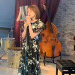 Akari Kito Instagram - 🎻発売まであと2日🎷 #鬼頭明里 2ndアルバム「Luminous」 10月12日(水)発売✨ MV撮影の休憩😌 ピアノを弾いている風🎹 と撮影中📹 💿CD情報 kitoakari.com/luminous 🎶クロスフェード試聴 youtu.be/sMn971wG_TQ 🎭 リード曲「Esquisse」 MV youtu.be/hcGsPuAMZI8 🎧先行配信 kitoakari.lnk.to/Esquisse